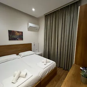 urban-room-2.hotels-in-tirana.com/